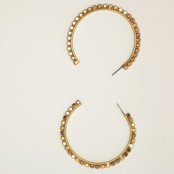 Gold tone spotted hoop earrings - Picture 3 of 5